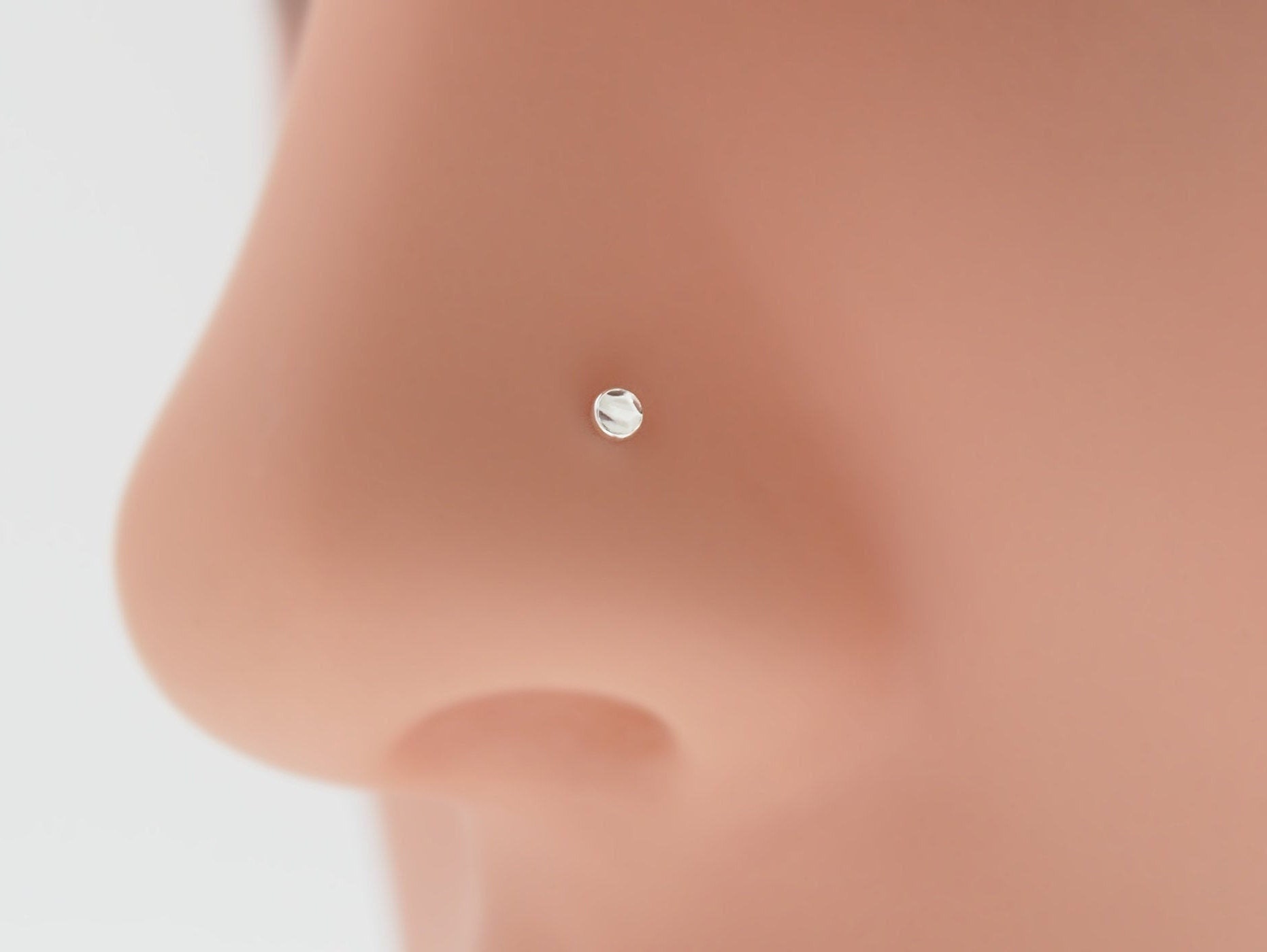 Tiny Nose Stud Nasenpiercing Silber Oder Gold Nasenschmuck Dot 2 Mm von lopicNosePiercing