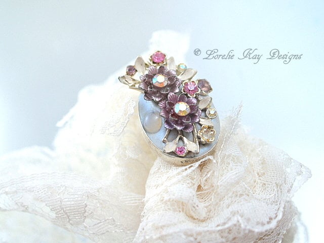 Lavendel Lila Blumenring Vintage Assemblage Ring Ein-Von-Einer-Kind-Feine Silber Vergoldet von loreliekaydesigns