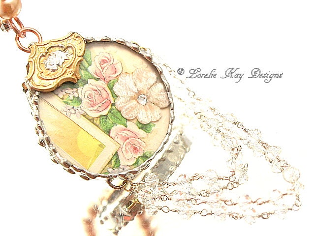 Rosengarten Gelötet Halskette Mixed Media One-Of-A-Kind Diorama Anhänger von loreliekaydesigns