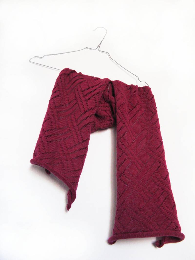 Merino Wolle Schal, Perforiert von lorettascarves