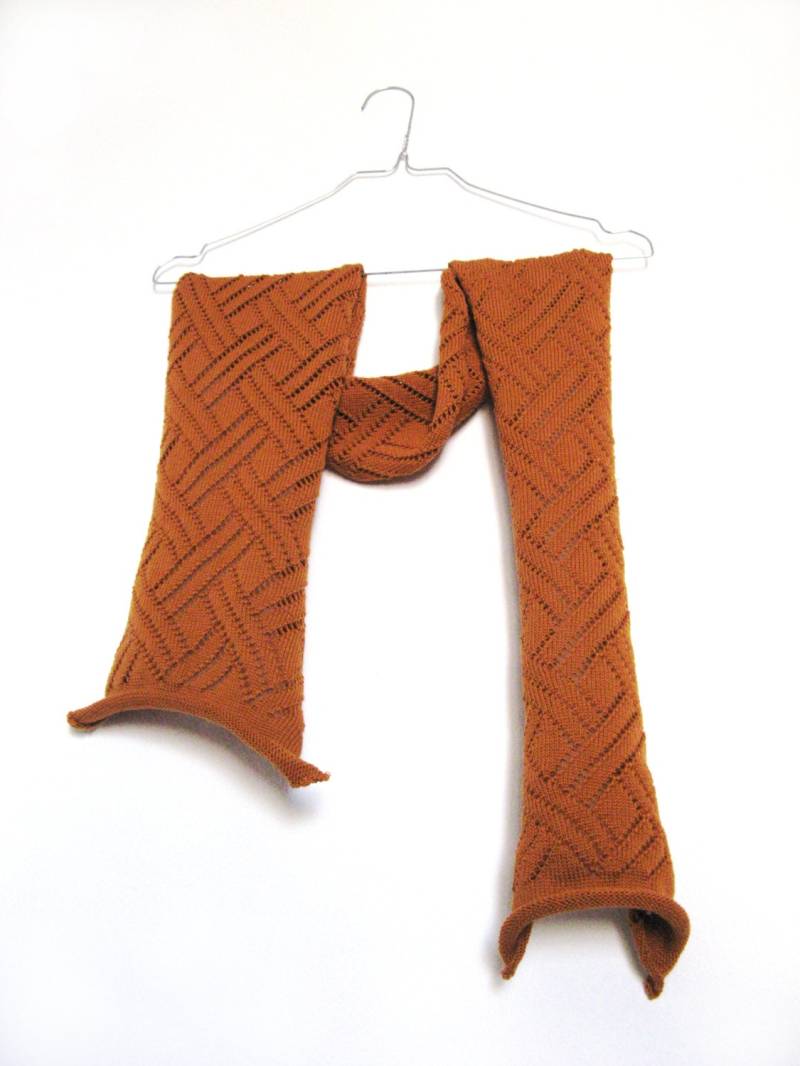 Perforierte Braunen Schal, Merinowolle von lorettascarves