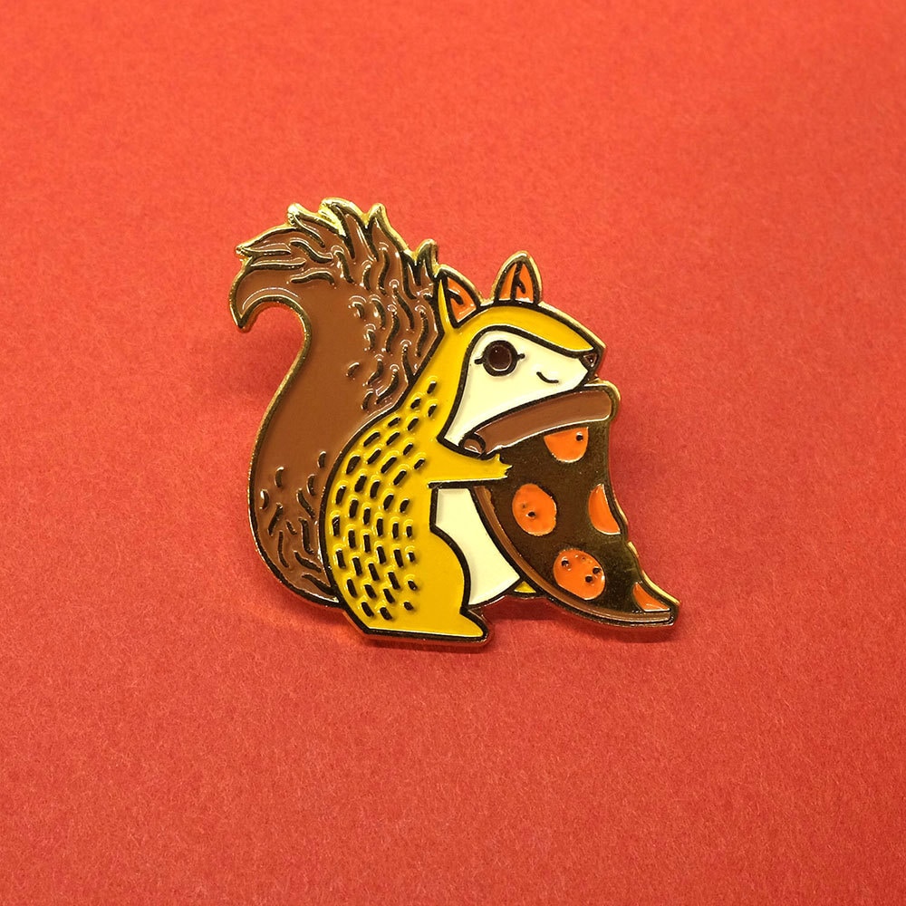 Trash Eichhörnchen Pizza Emaille Anstecknadel Abzeichen // Artist Serie Pin Von Teagan White Gold Käse Pepperoni Geschenk Wald Herbst von lostlustsupply