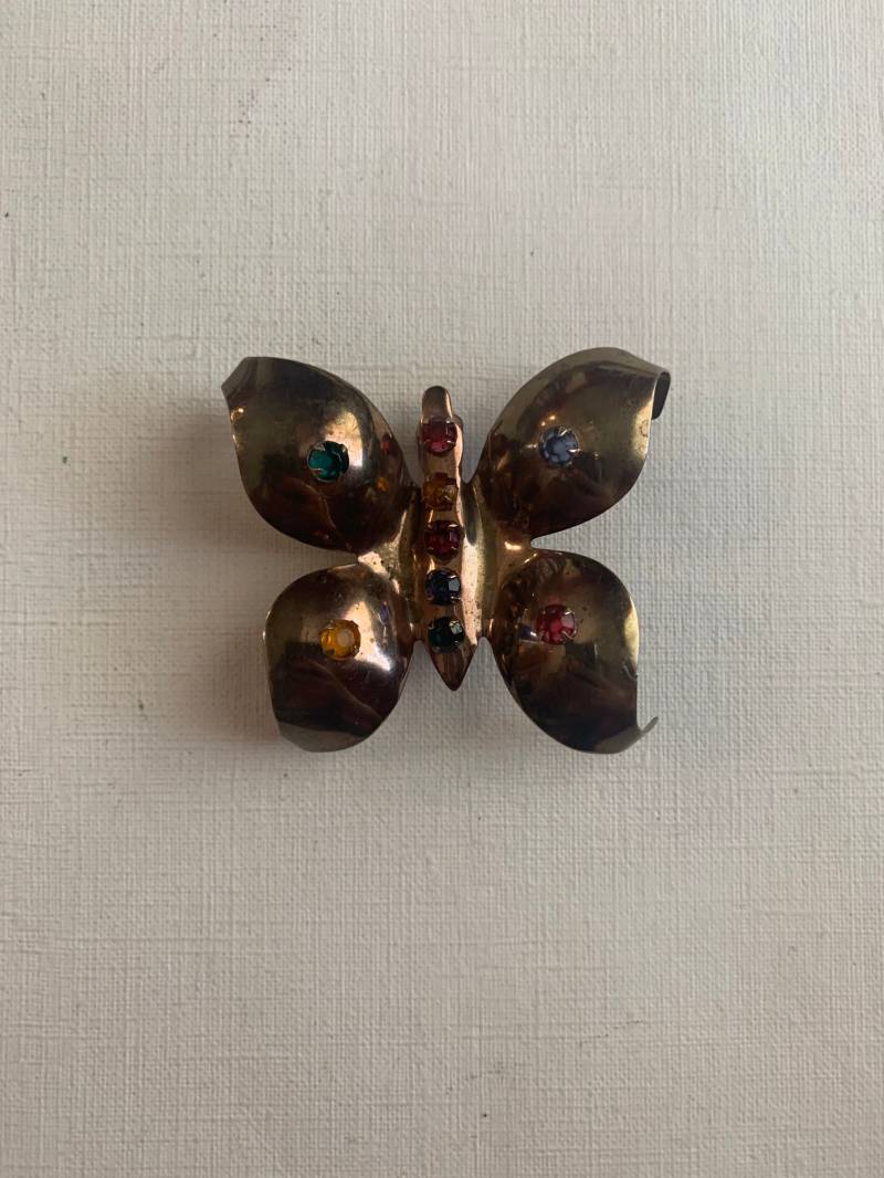 Vintage Goldfarbener Schmetterling Mit Bunter Straßbrosche von lostnfoundcalifornia