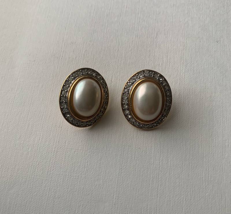 Vintage Gold Ton Strass Rand Faux Perle Mitte Durchbohrt Ohrringe von lostnfoundcalifornia