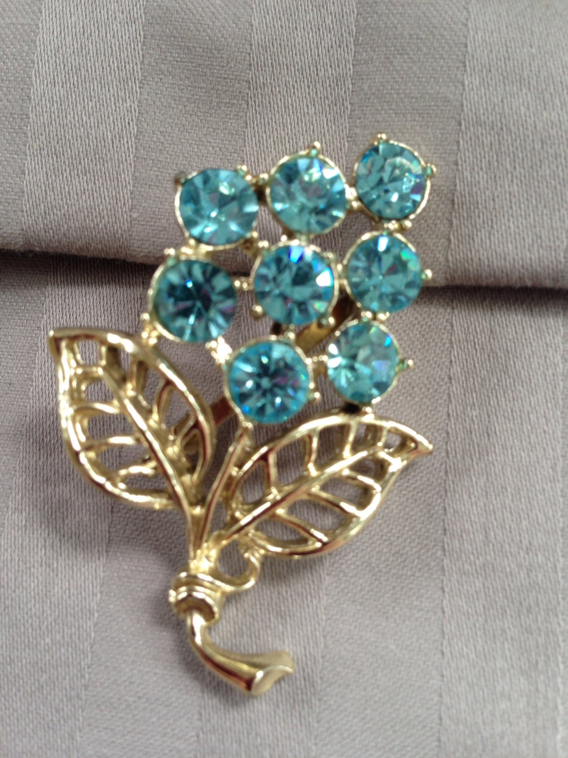 Aqua Blumen Brosche - Blau Crystal Pin Reversstift von louie1