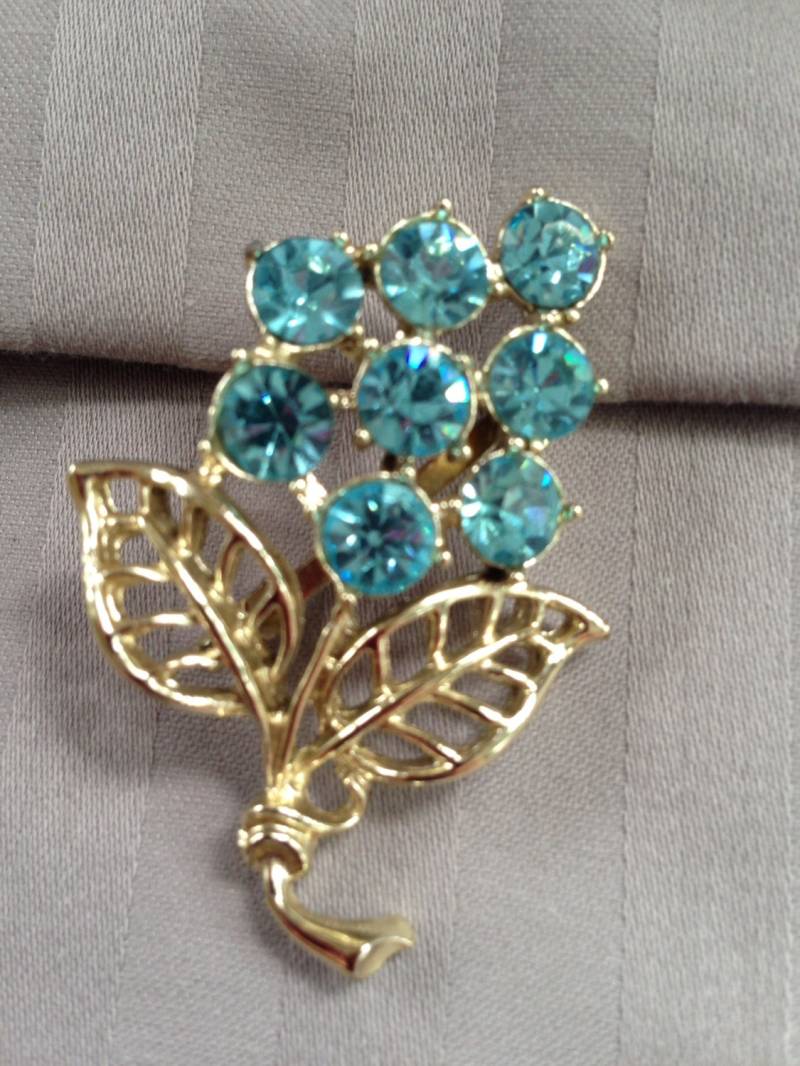 Aqua Blumen Brosche - Blau Crystal Pin Reversstift Aqua Blumen Brosche - Blau Crystal Pin Reversstift von louie1