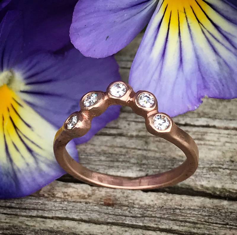 Lünette Set Halbkreis 14K Gold Stapelring, Ehering, Umweltfreundlicher Ring, Recyceltes Goldband - Maßgeschneidert Für Sie von louisagallery