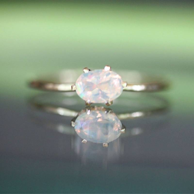 Personalisierter Echter Opalring in 14K Gold, Edelsteinring, Stapelring, Geburtsstein - Auf Bestellung von louisagallery