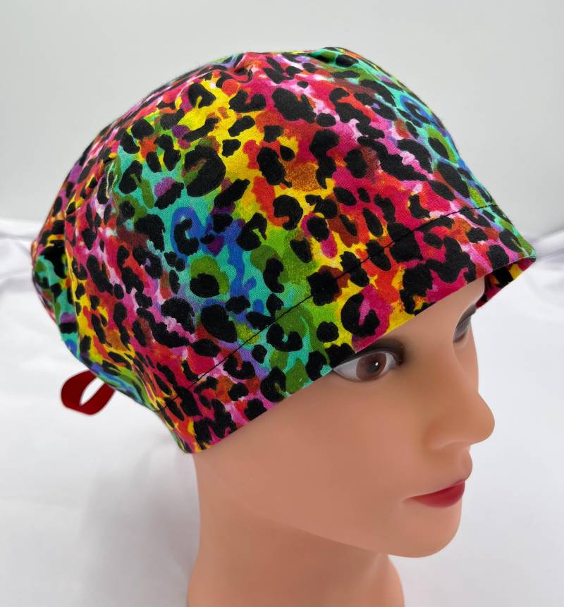 Regenbogen Gepard Print Scrub Cap Euro Style Mit Bandbindung Oder Toggle Cord Lock von louisethefudge
