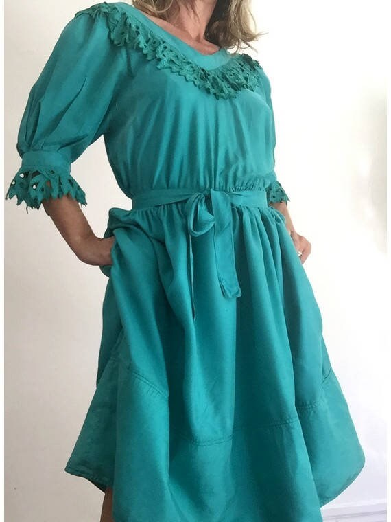 Vintage 80Er Seidenkleid Grün, Besticktes Spitzendetail, Eu 38 von louloufrenchvintage