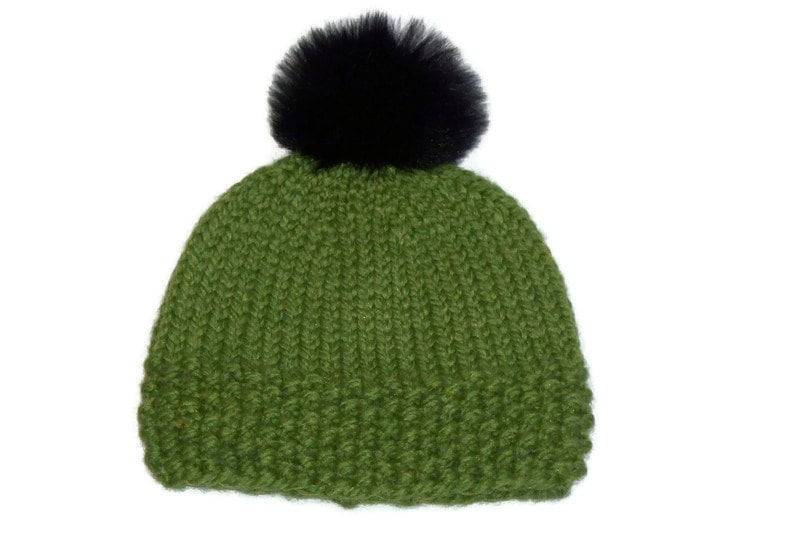 Warme Winter Beanie Mütze Grasgrün von lousknittingroom