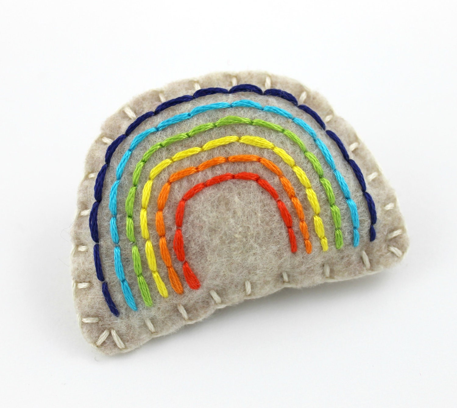Gestickter Filz-Regenbogen-Pin Handgemachter Plüsch-Anhänger Schlüsselanhänger Gestickter Filz-Regenbogen-Pin Handgemachter Plüsch-Anhänger Schlüsselanhänger von lovahandmade