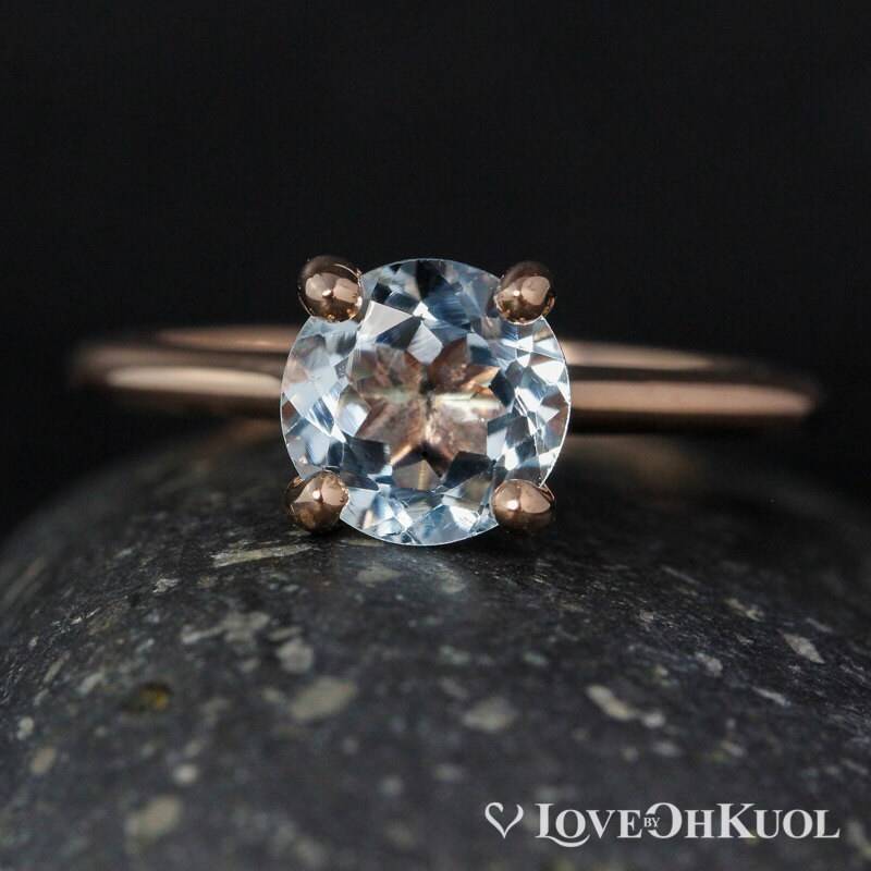 Rosegold Aquamarin Solitär Ring März Geburtsstein, Etwas Blaues von lovebyohkuol