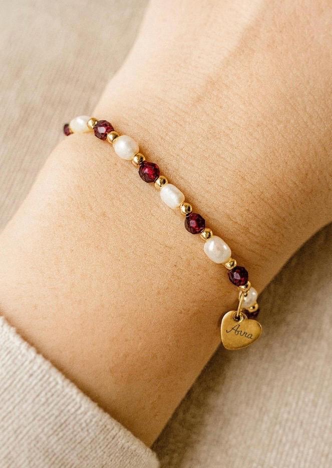 Graviertes Edelstein-/Perlenarmband Granat Graviertes Edelstein-/Perlenarmband Granat von lovebytani