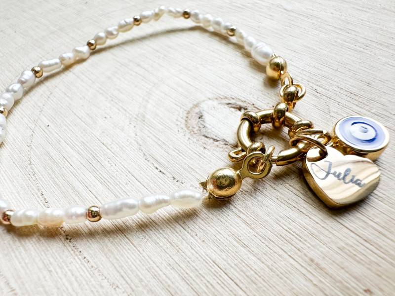 Gravur - Armband Mit Süsswasserperlen & Edelsteinen Veredelt Gold Oder Silber Geburtsstein, Charm Deiner Wahl Federverschluss von lovebytani