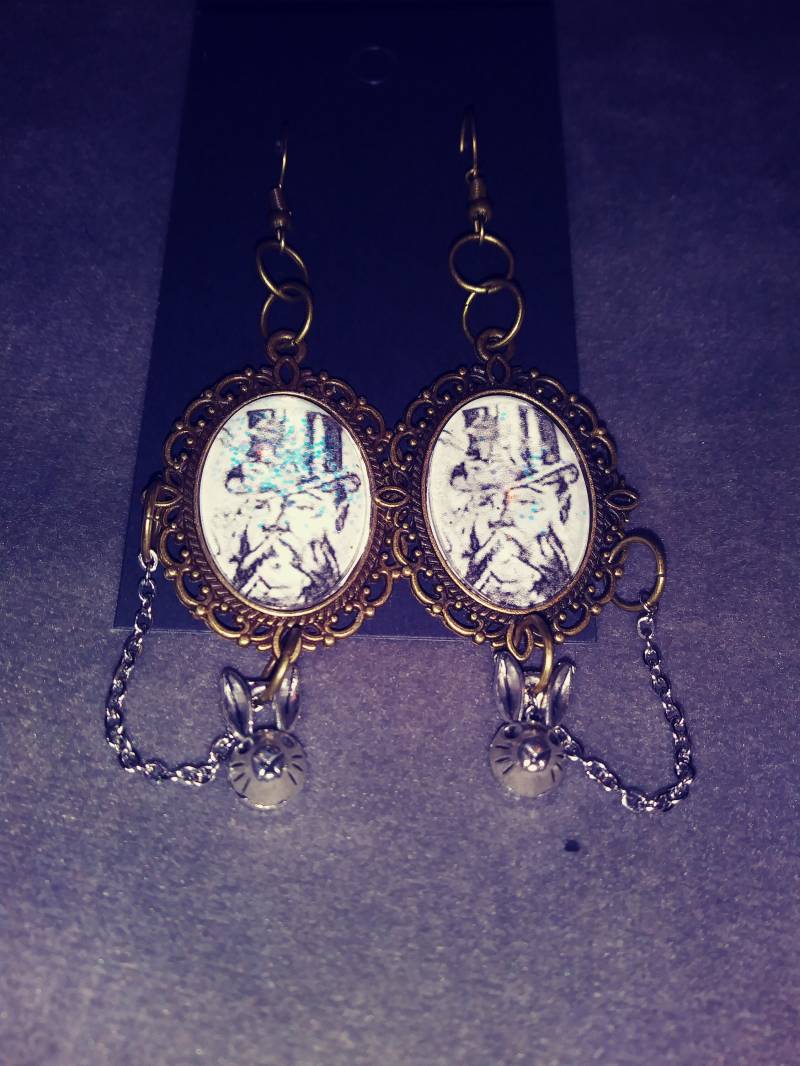 Alice Im Wunderland's Verrückter Hutmacher Und Das Weiße Kaninchen Steampunk Hypoallergene Ohrringe von lovecastorandpollux