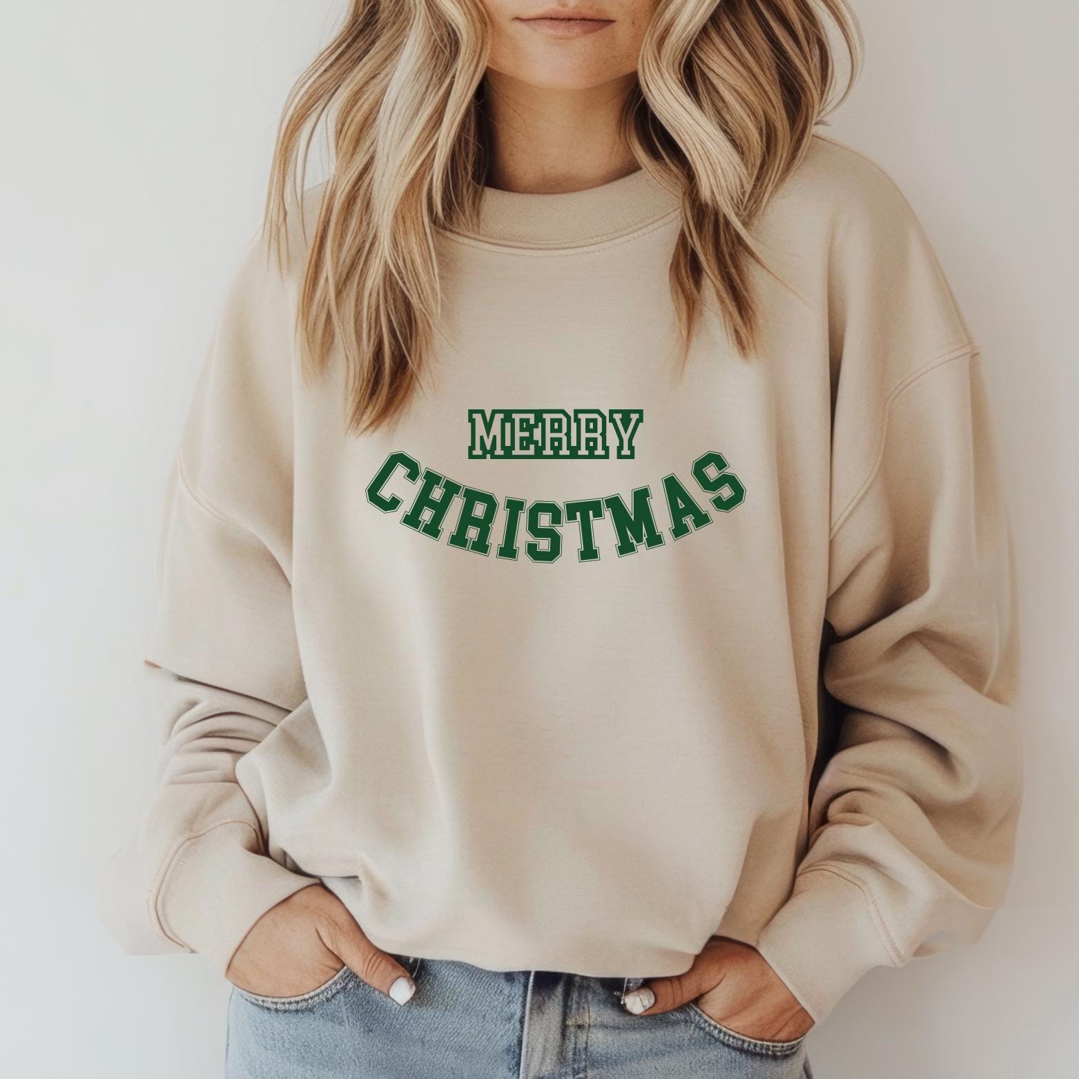 Weihnachtspullover, Merry Cristmas Sweater, College Pullover, Weihnachtsgeschenk, Sweatshirt Weihnachten, Weihnachtsshirt, Geschenkidee von lovedinadesign