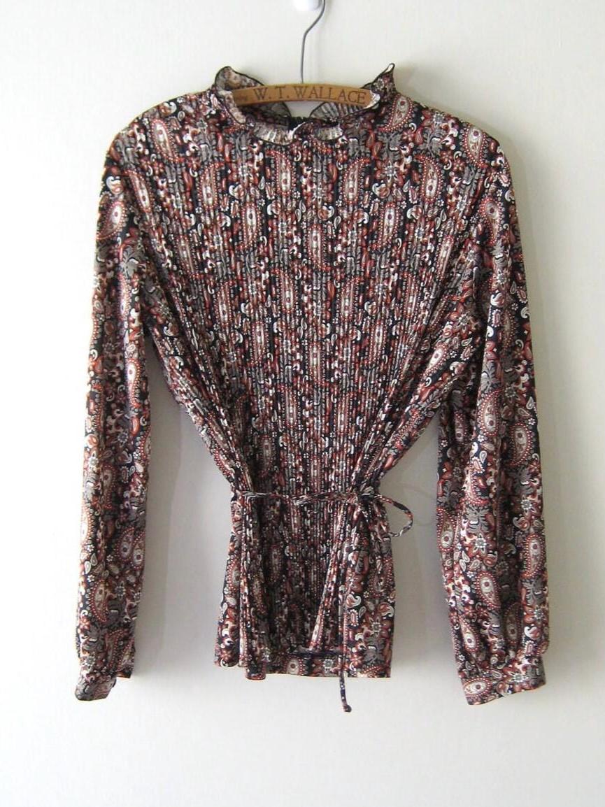 Vintage 70Er Jahre Boho Hippie Plissee Top Mit Gürtel Vintage 70Er Jahre Boho Hippie Plissee Top Mit Gürtel von lovedodo