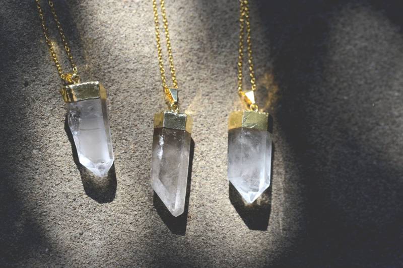 Quarz-Kristall-Halsketten-Gold Getaucht | Heilende Kristalle Und Steine Schmuck Rohe Kristall Halskette Geschenk Für Sie Boho Handmade Quarz-Kristall-Halsketten-Gold Getaucht | Heilende Kristalle Und Steine Schmuck Rohe Kristall Halskette Geschenk Für Sie Boho Handmade von lovejule