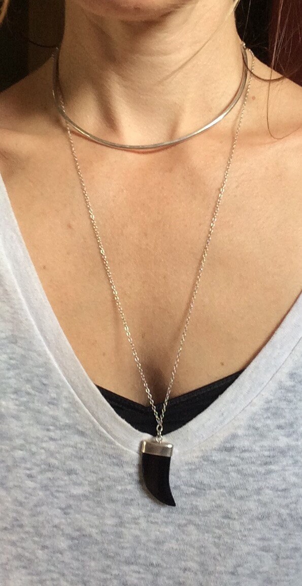 Schwarze Onyx Horn Sterling Silber Halskette Schwarze Onyx Horn Sterling Silber Halskette von lovelightjewelry