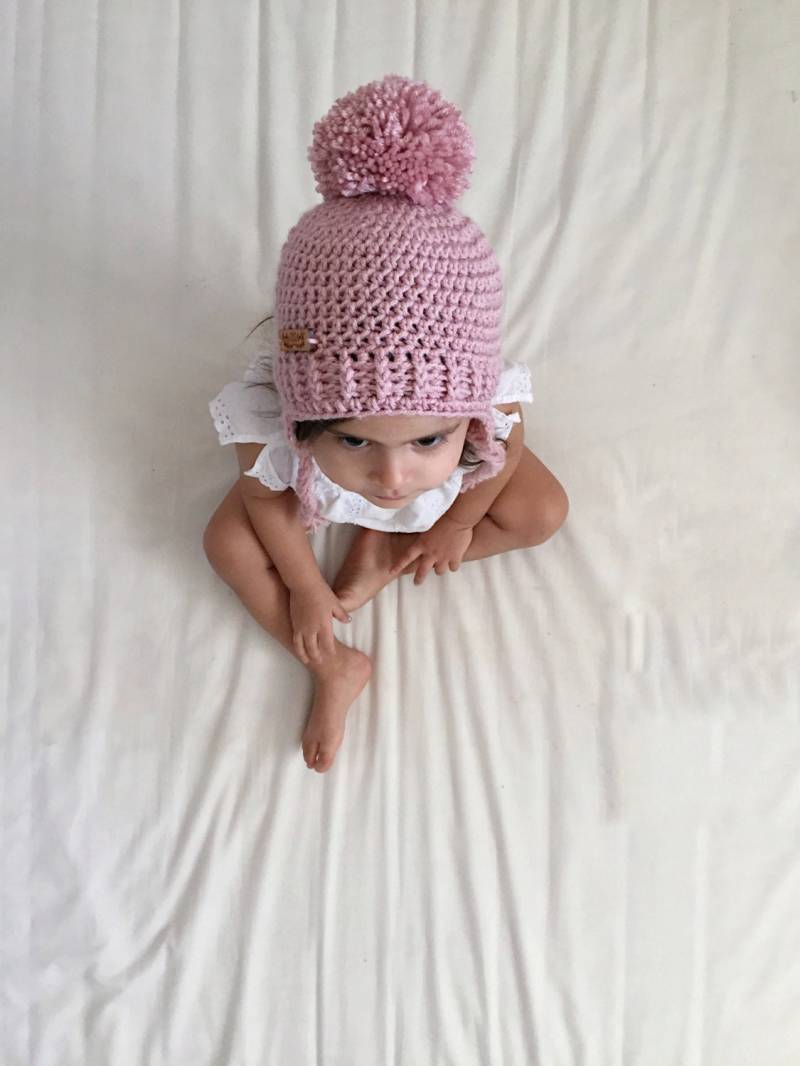Gehäkelte Bommelmütze Gehäkelte Bommelmütze von lovelychiccrochet