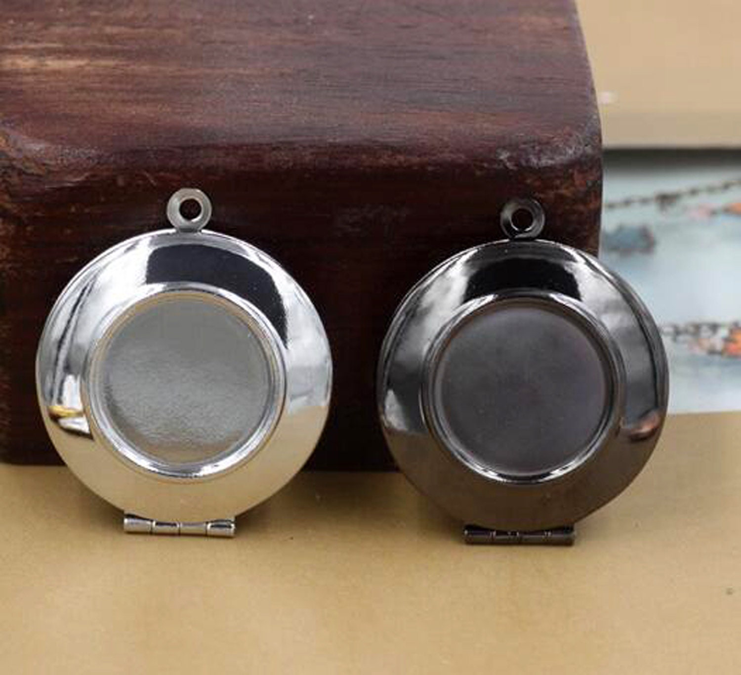 10 Stück 28mm | Innenpad 16mm Rund Glatt Blanko Foto Memming, Bronze Kompakt, Foto Rahmen Memming Charm Anhänger, Vintage Bronze Compact / von loverdiy