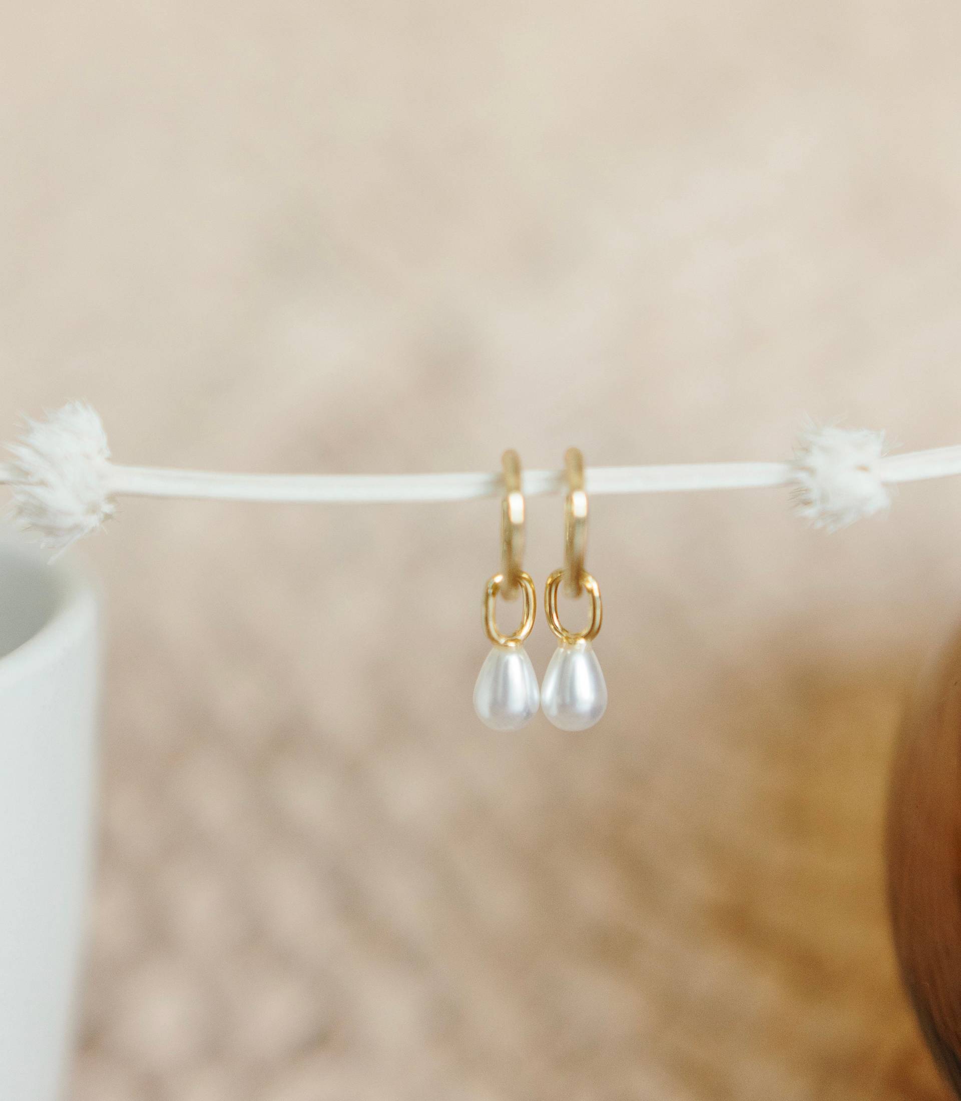 18K Gold Vermeil Perle Creolen - Charme Huggie Hypoallergene Ohrringe Hochzeit Elegant Alltag Geschenk Für Sie von loweandcojewelry