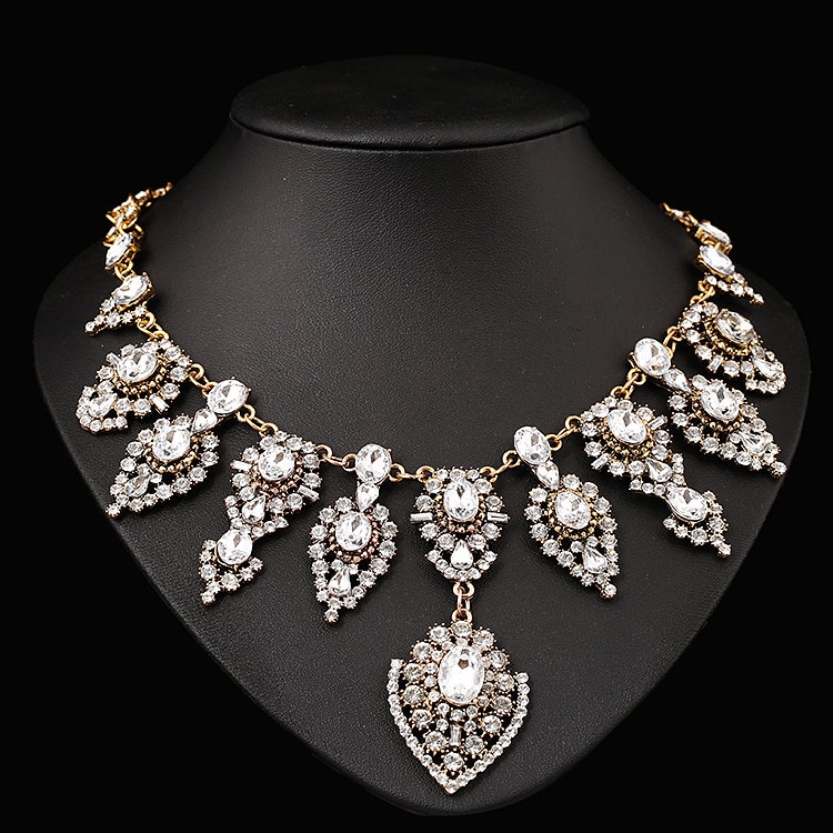 Sale 50 % Rabatt Auf Den Preis Als Markiert Kombinieren Sie Porto 18K Gold Überzogene Swarovski Kristall Rhinestone-Party-Halskette von luckycat1930