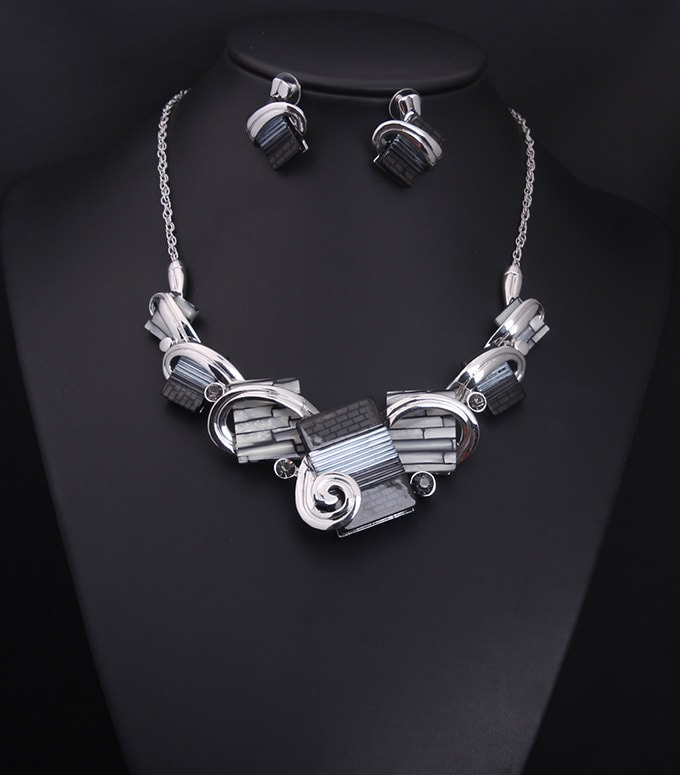 Sale 70% Preis Als Markierte Kombiniere Porto Mode Party Halskette Mit Swarovski Kristallen & Ohrring Set Nk13991-1 von luckycat1930