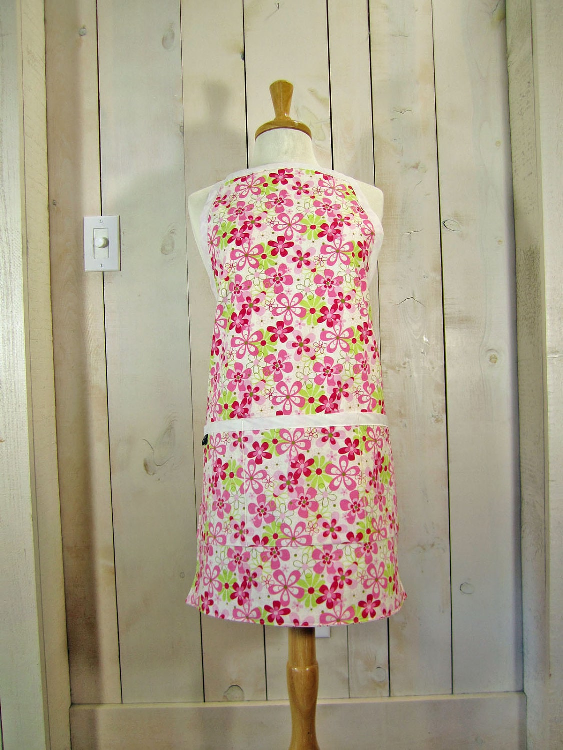 Daisy Field Vollschürze - Wendeschürze, Frauenschürze, Schürze Mit Taschen Von Lucky Ducky Designs von luckyduckydesigns