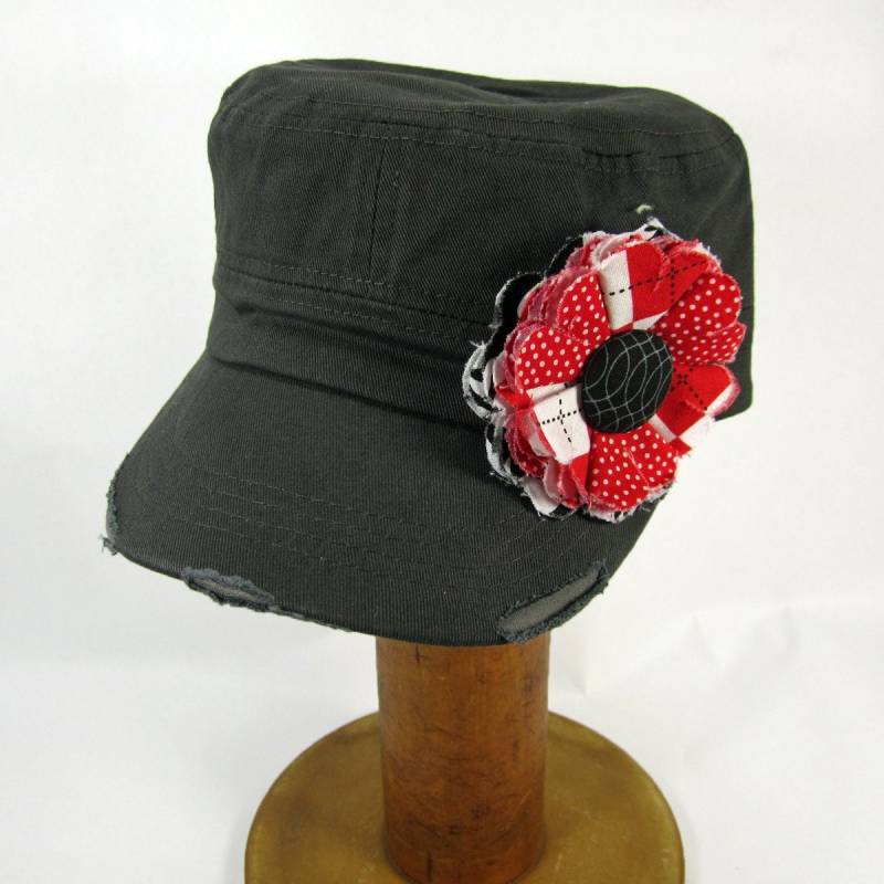 Graue Kadettenmütze Mit Stoffblumennadel, Distressed Kadettenmütze, Verstellbare Abnehmbare Stoffblumennadel - Grau, Rot Gy10 von luckyduckydesigns