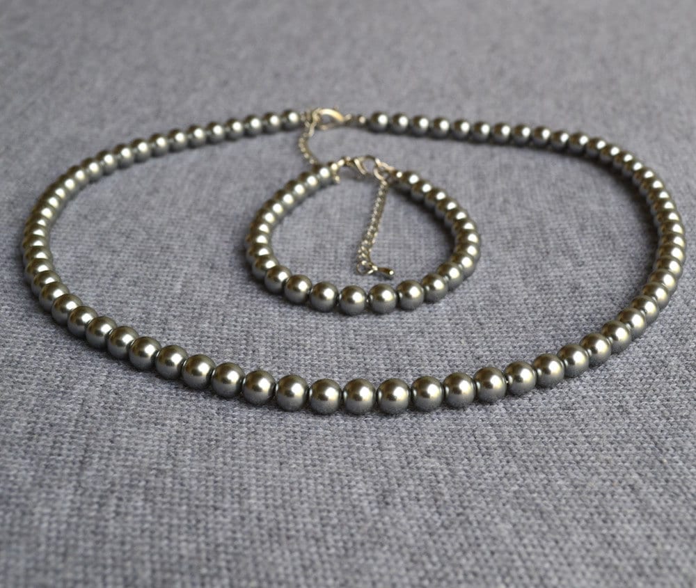 Perlen Set, Grau Glas Set, Glas Set, Perlenkette, Perlen Armband, Blumen Mädchen Geschenk, Hochzeit Set., Brautsjungfer Set von luckyjewelry8
