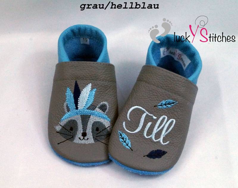 Krabbelschuhe, Lederpuschen, Boho-Waschbär, Name, Personalisierbar von luckystitchesShop