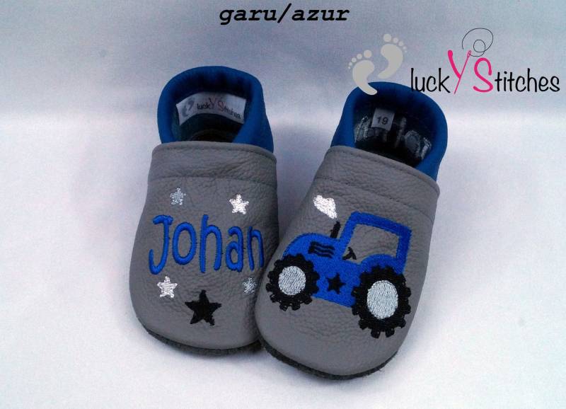 Krabbelschuhe, Lederpuschen, Traktor, Name, Personalisierbar von luckystitchesShop