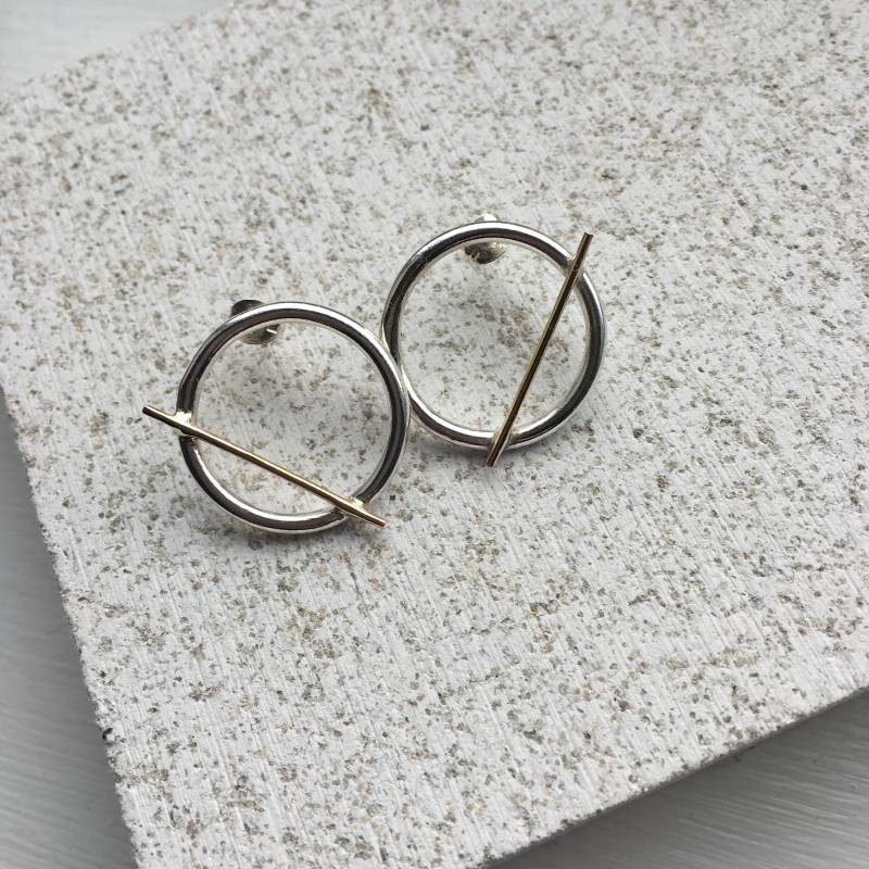 Kugel Bar Ohrstecker, Statement Ohrringe, Sterling Silber, 9 Ct Goldbarren, Chunky Recycling Handgefertigte Schmuck Kugel Bar Ohrstecker, Statement Ohrringe, Sterling Silber, 9 Ct Goldbarren, Chunky Recycling Handgefertigte Schmuck von lucycharlotteUK