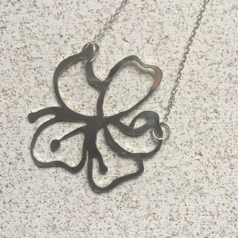 Lilie-Anhänger, Personalisierte Schmuck, Anpassbare Blumen, Von Hand Gestempelt, Durchbohrt, Blütenblatt Anhänger, Sterling Silber Lilie-Anhänger, Personalisierte Schmuck, Anpassbare Blumen, Von Hand Gestempelt, Durchbohrt, Blütenblatt Anhänger, Sterling Silber von lucycharlotteUK
