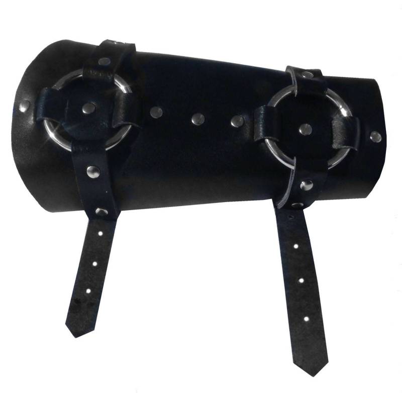 Ein Paar Wikinger Armschienen Mit Ringen von lucyfirefashion