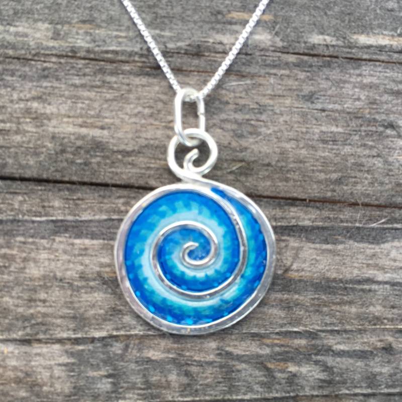 Große Blaue Welle Halskette Große Blaue Welle Halskette von lucygoldenjewelry