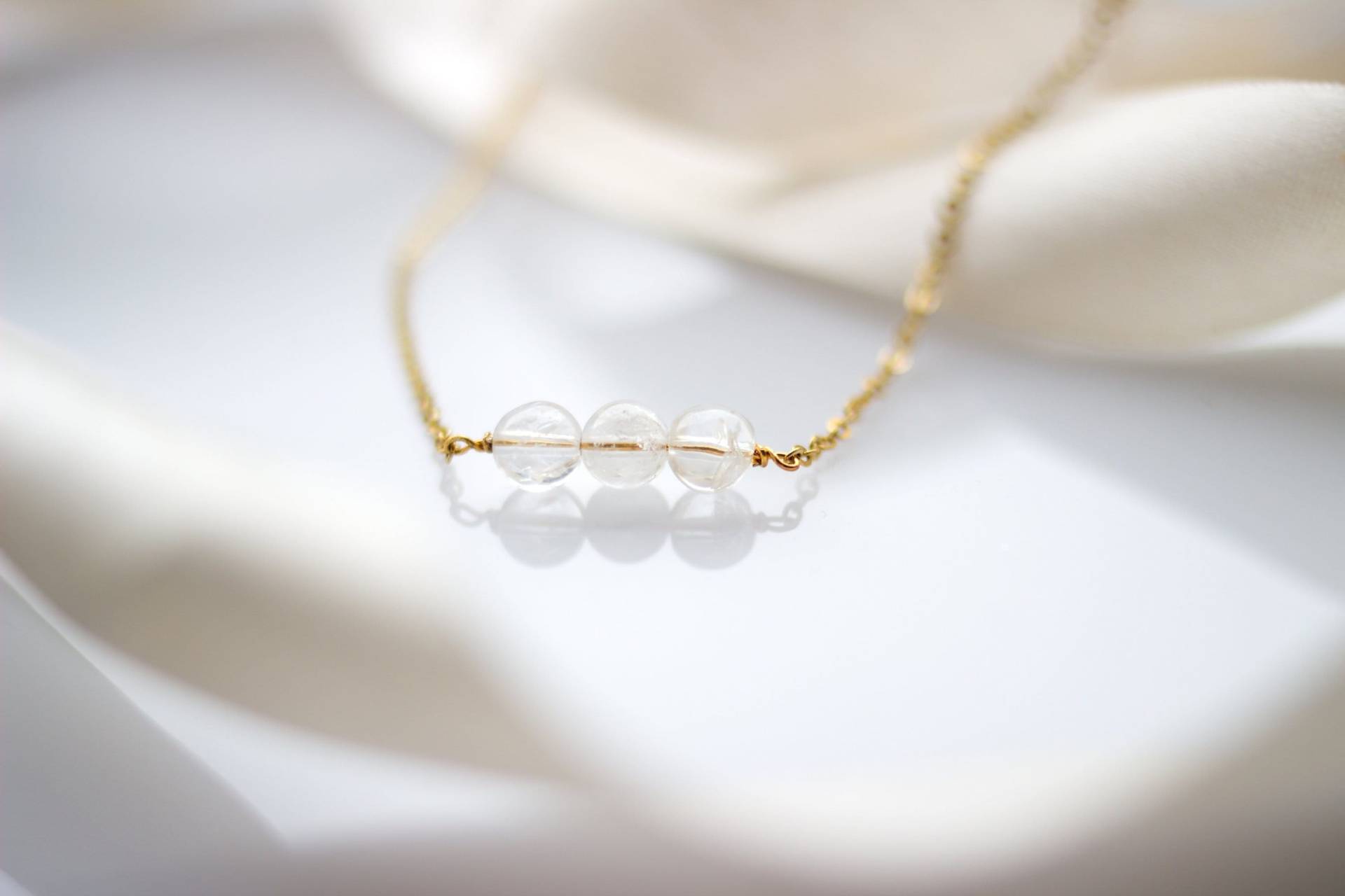 Bergkristall Perlen Halskette Edelstein Kette Anhänger Heilstein Schmuck Geburtsstein Bergkristall Perlen Halskette Edelstein Kette Anhänger Heilstein Schmuck Geburtsstein von luisaebeling