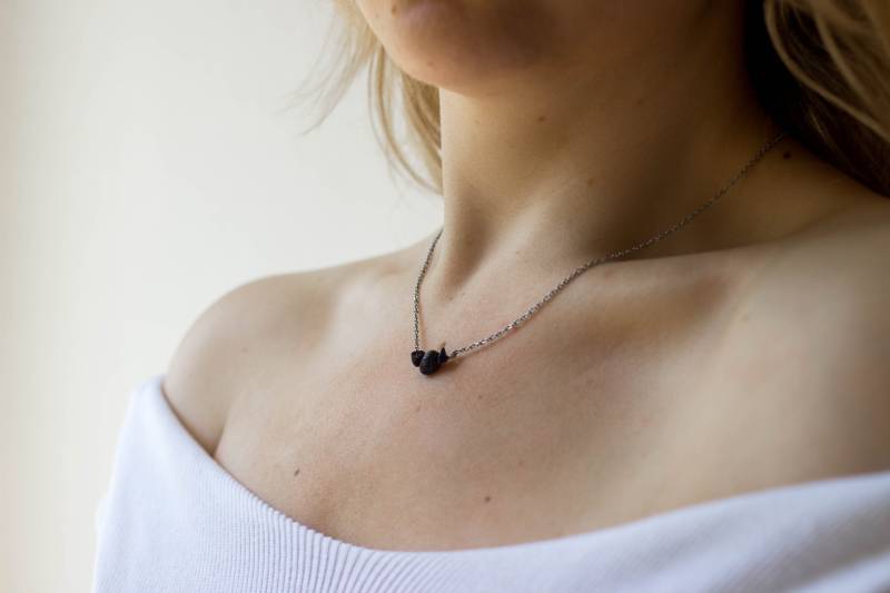 Black Gemstone Blue Nut Sliver Link Chain Silver von luisaebeling