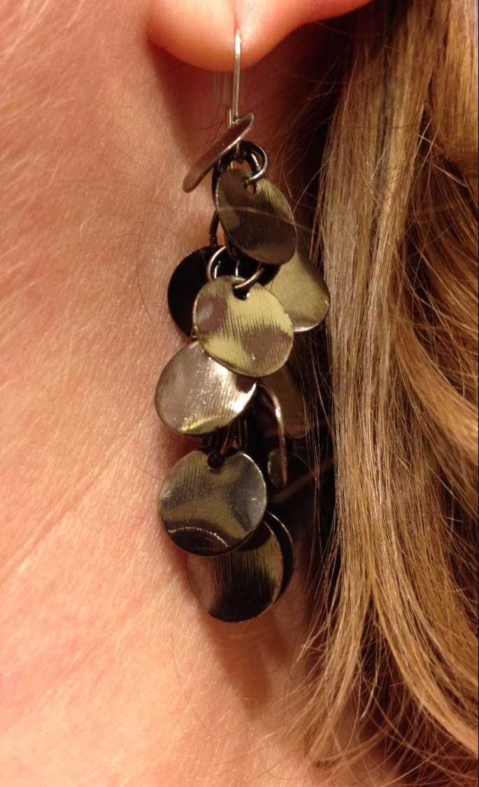 Reflektierende Schwarze Nickel-Scheiben-Ohrringe von lukama