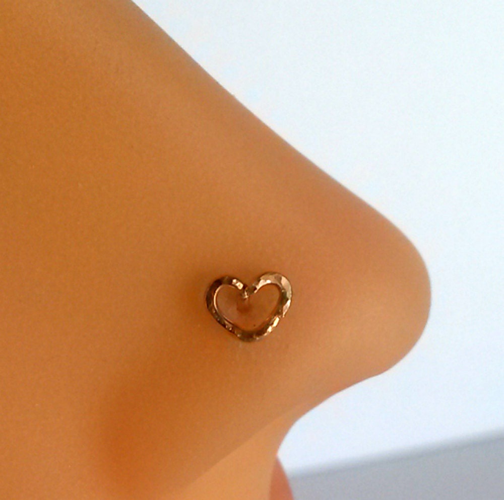 Herz Nasenstecker Nasenring Tragus Cartiliage Helix Gehämmert 14K Roségold Filled Herz Nasenstecker Nasenring Tragus Cartiliage Helix Gehämmert 14K Roségold Filled von luluandbluecompany