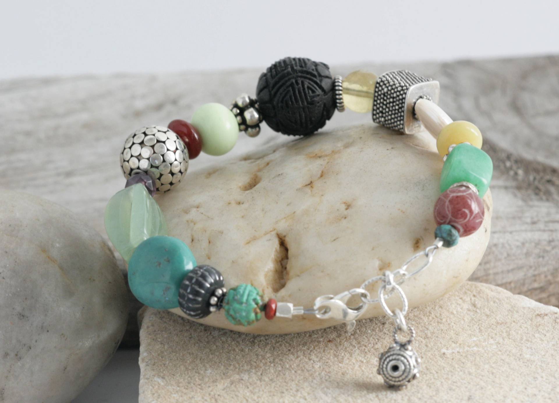 Türkis Geschnitzt Zinnober Edelsteine Bali Silber Sterling Armband // Handgefertigter Schmuck Luluglitterbug von luluglitterbug