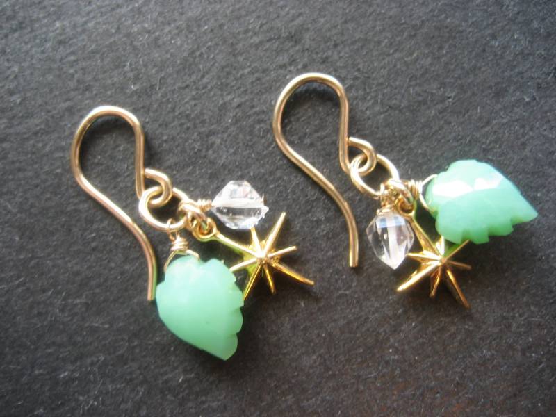 stern Ohrringe - Mini Anhänger Mit Charm, Chrysopras Und Herkimer Diamant Quarz Auf Gold-Filled Ohrhaken von lulujewelry