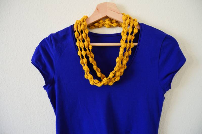 stoffkette Gehäkelt Aus Farbenfrohem Hochwertigem Baumwollgarn von lumilemi