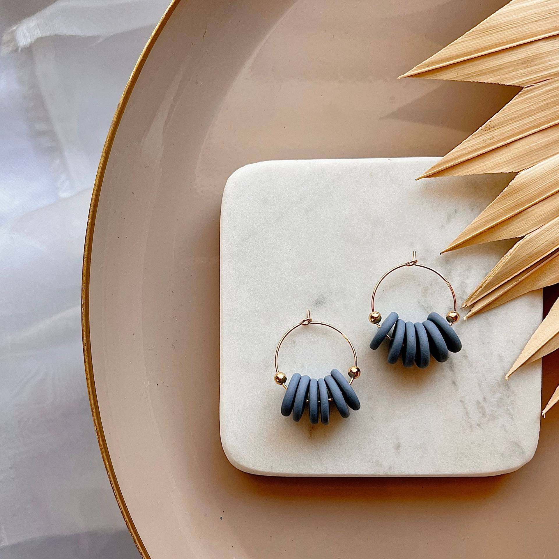Cleo | Klein || Blau | Ton Ohrringe Polymer Clay Handgefertigte Statement Geschenke Für Sie von lunaraphael