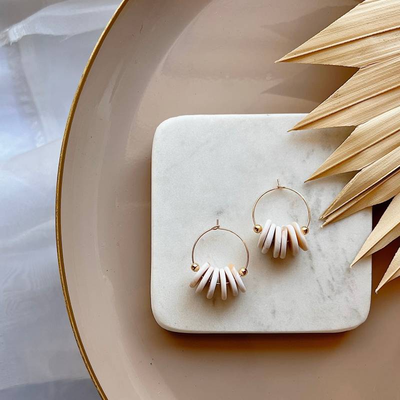 Cleo | Klein || Creme | Ton Ohrringe Polymer Clay Handgefertigte Statement Geschenke Für Sie von lunaraphael