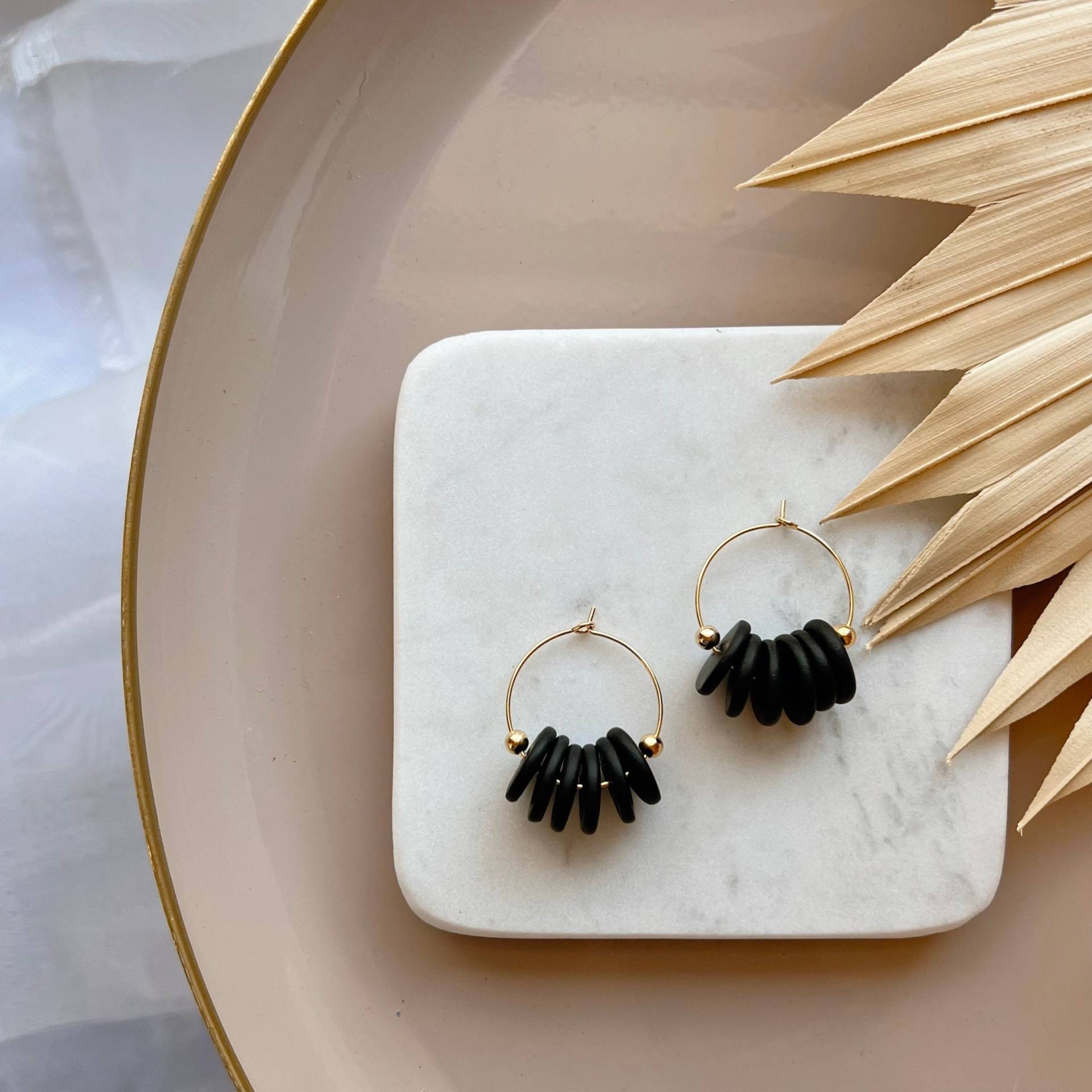 Cleo | Klein || Schwarz | Ton Ohrringe Polymer Clay Handgefertigte Statement Geschenke Für Sie von lunaraphael