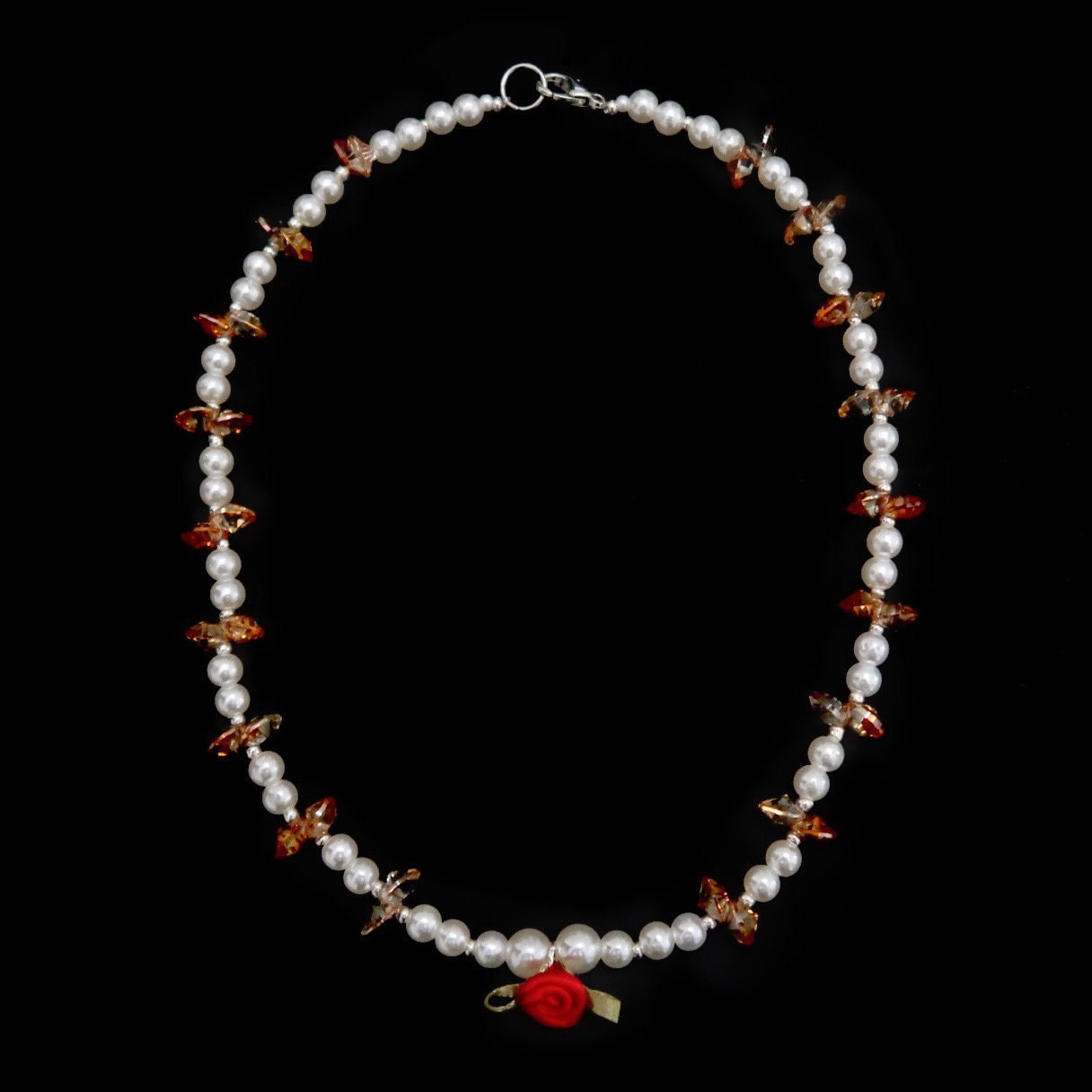 Handmade, Perlen, Rote Und Weiße Glasperlen Kokett Halskette von lunarcollectionshop