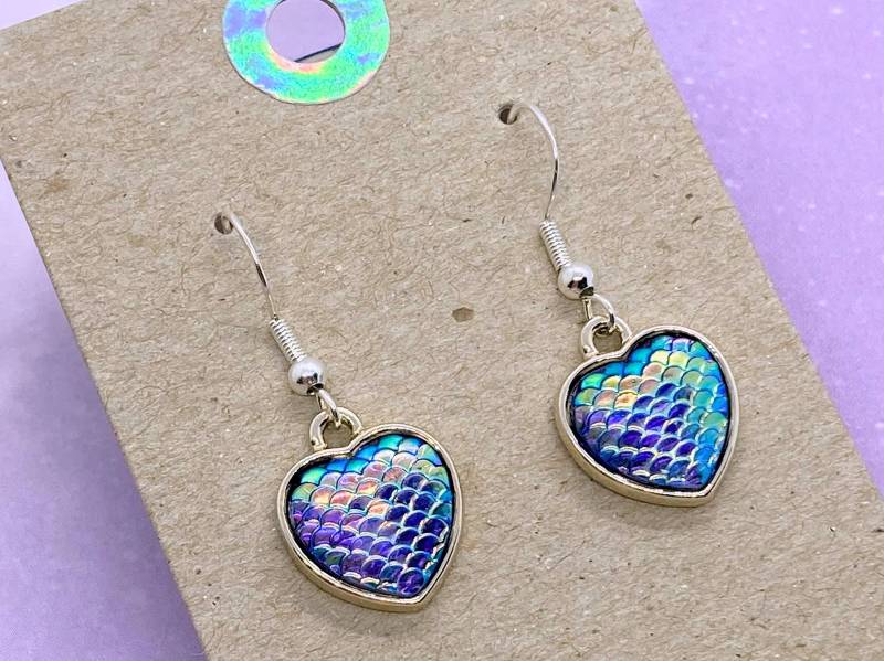 Meerjungfrau Herz Baumeln Ohrringe | Irisierende Aqua Teal Fischschuppen Clip-On - Und Haken -/Piercing-Optionen Verfügbar von lunarluxcraft